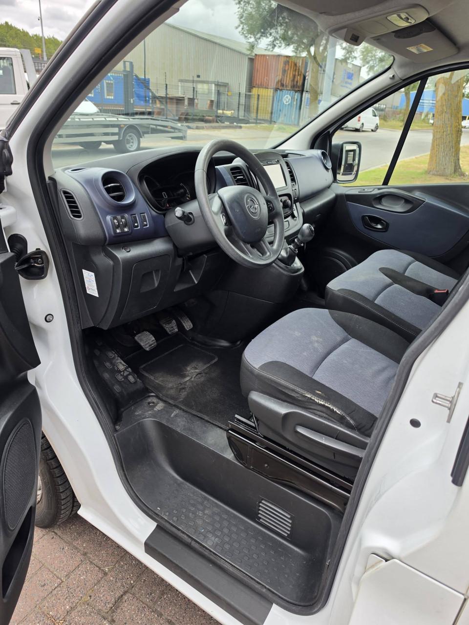 Opel Vivaro 1.6 Turbo – 3 zitplaatsen – CarPlay – Trekhaak Bouwjaar: 2016