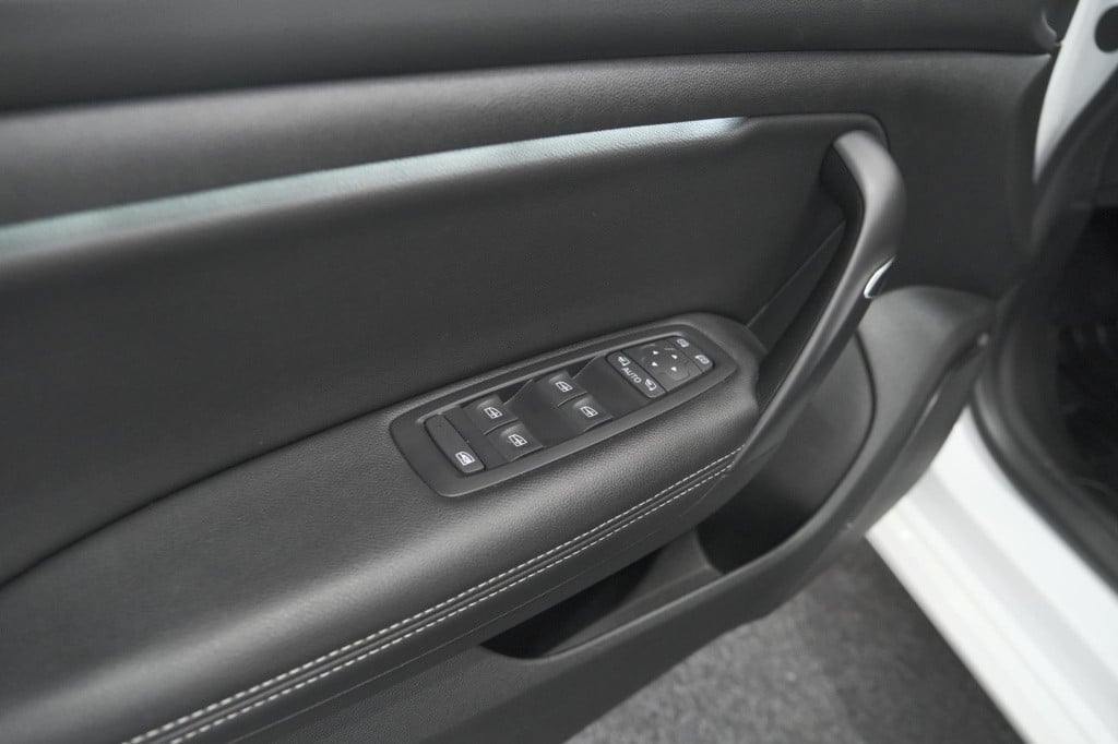 Renault Megane tce 140 edc techno | trekhaak | camera | navigatie | 9.3 inc