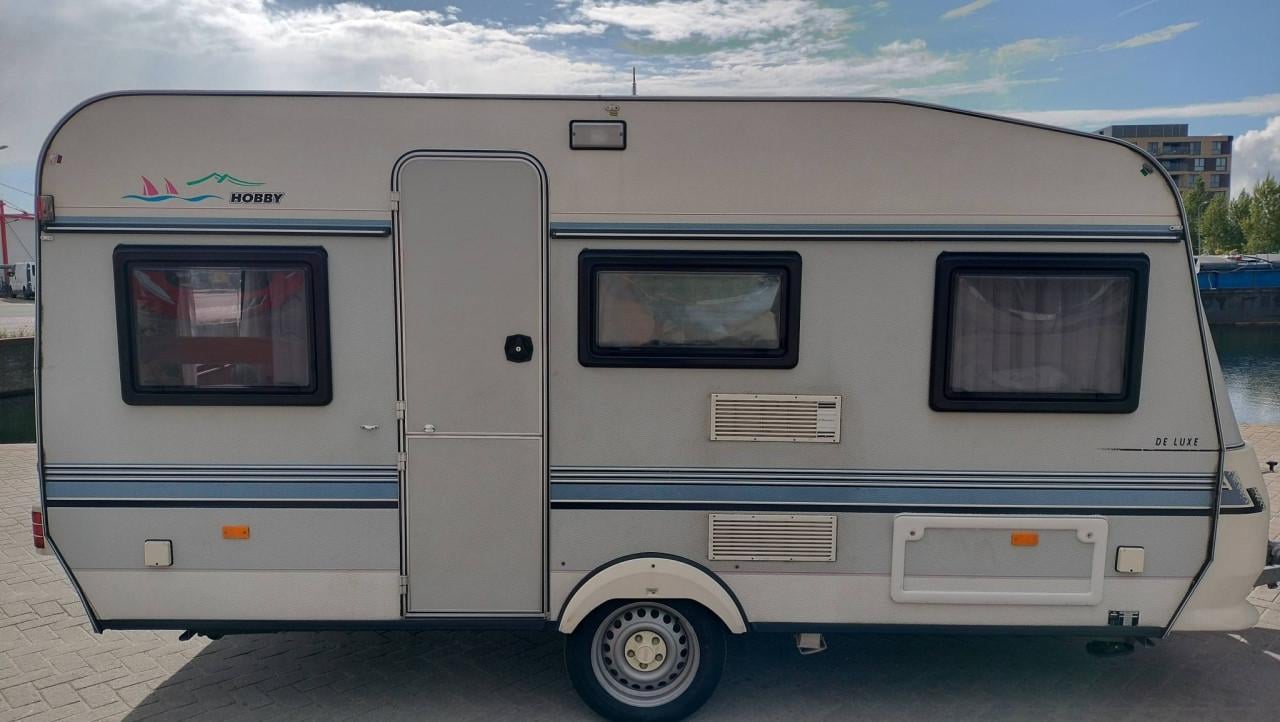 Hobby 430 met voortent
