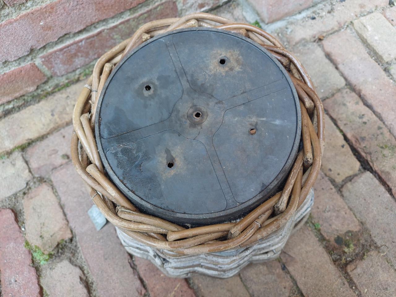 Voor de LENTE: van der Leeden Drymand Rotan Terrasmand Ø 25 cm