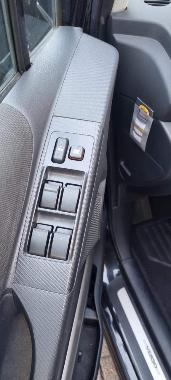 Toyota Corolla Verso 1.8 / 5-deurs zwart