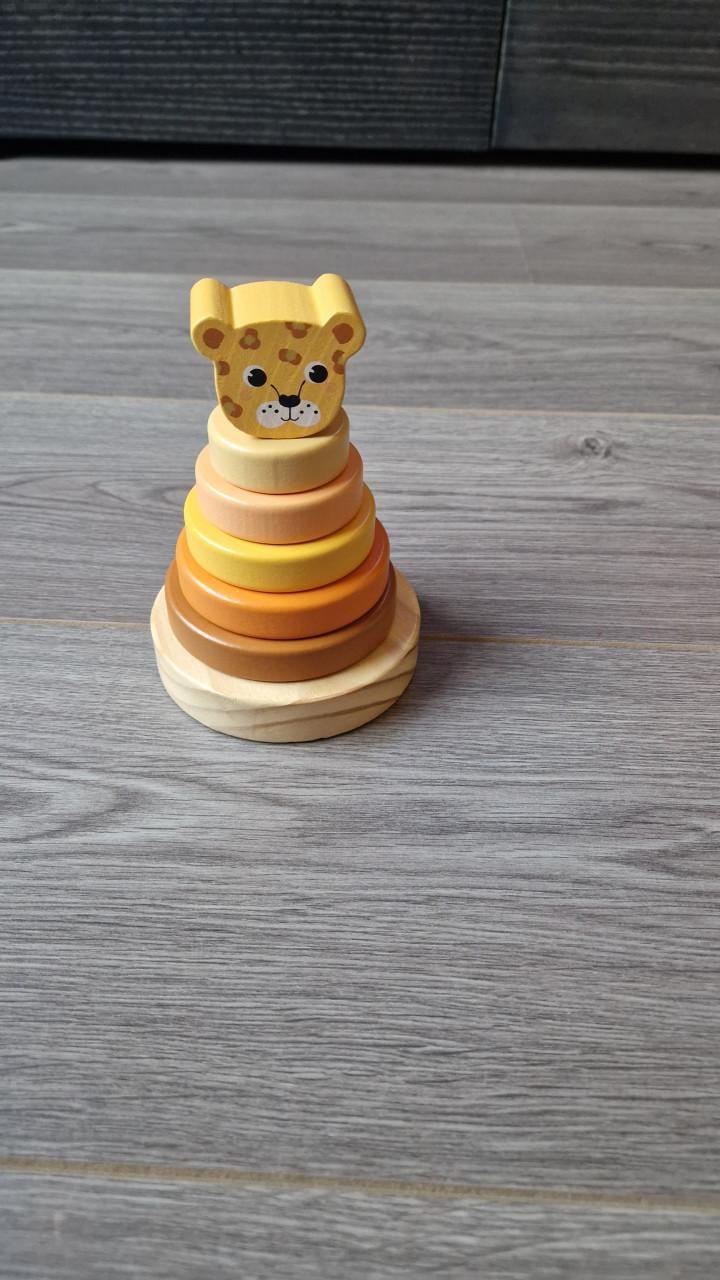 Houten toren luipaard