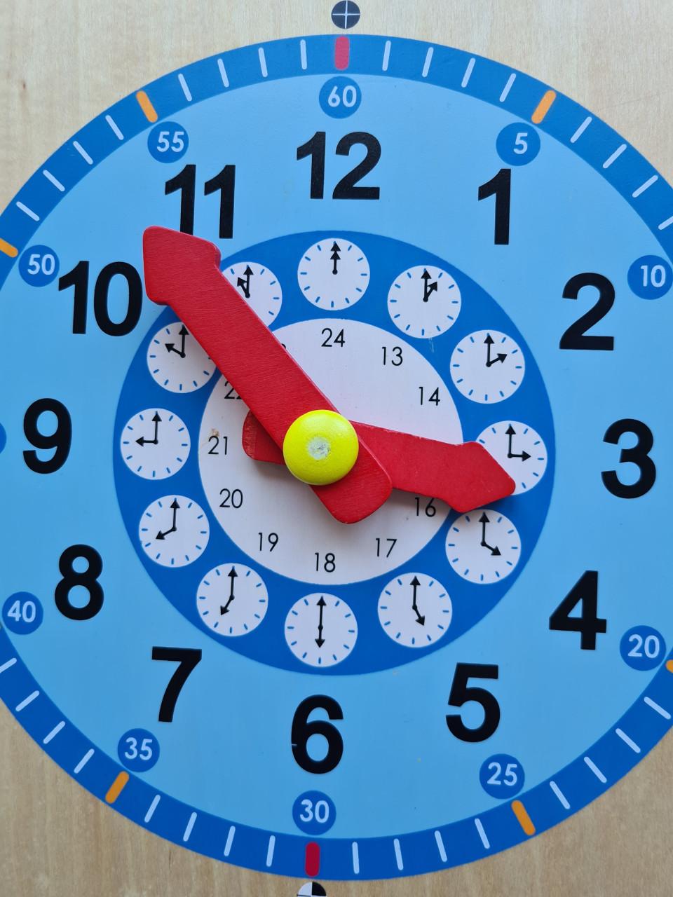 Goula educatieve houten kalender klok , voor tijd, seizoenen en datum