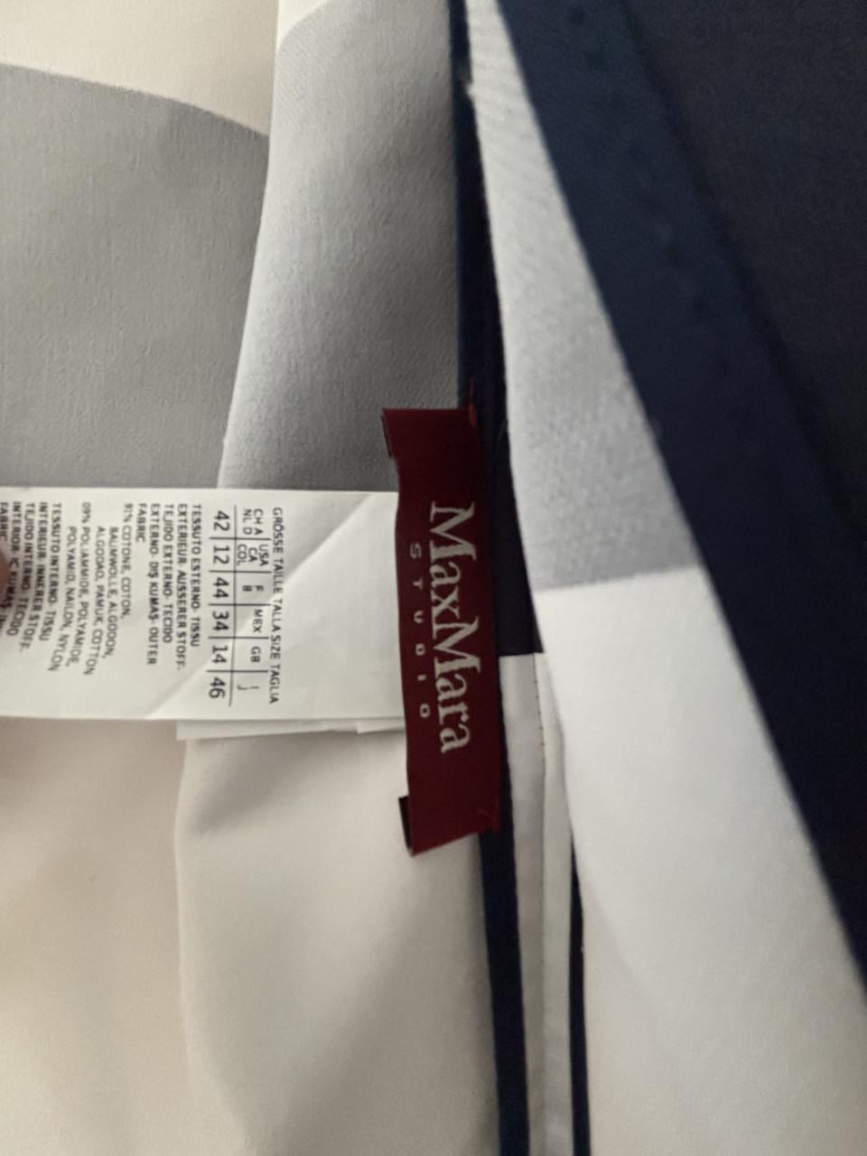 Max Mara blazer halflang wit met blauw