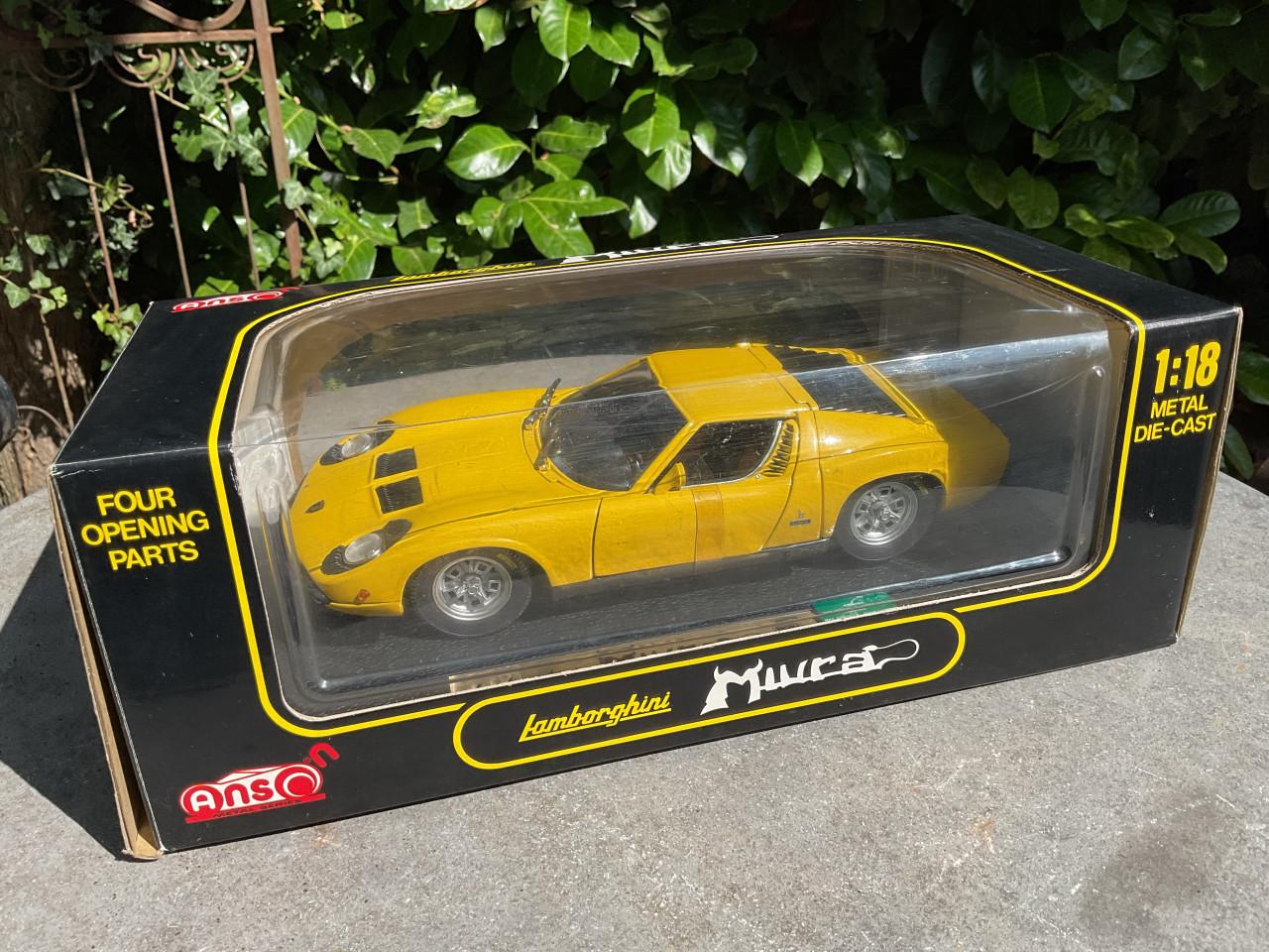 Diverse automobilia