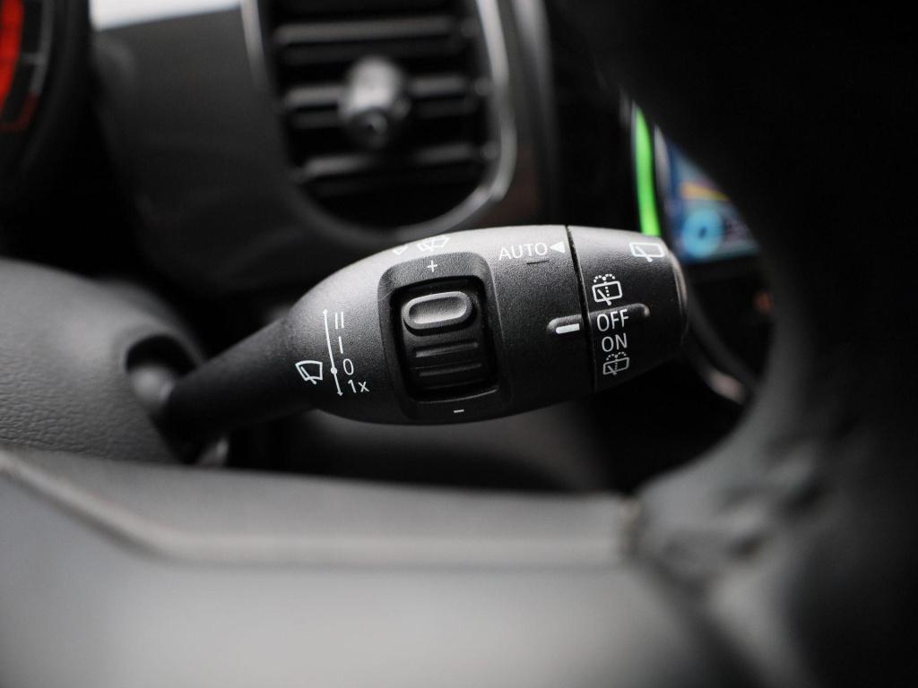 Mini 5-deurs 1.5 one essential | navigatie | lmv | parkeer sensoren | clima