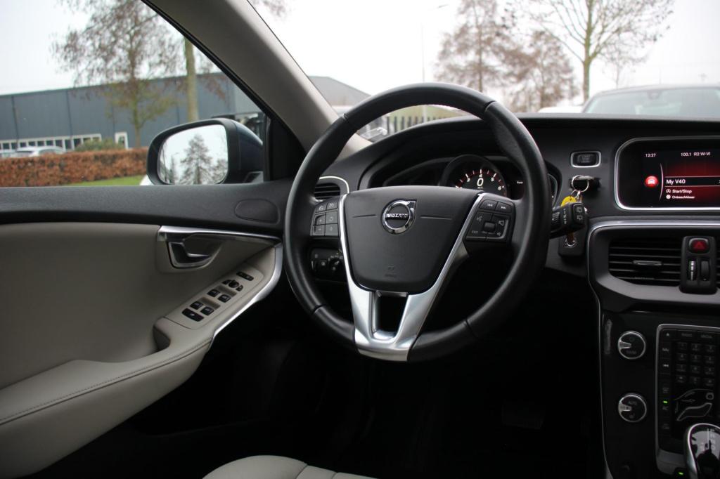 Volvo V40 1.5 t2 signature edition - leder - automaat - panoramadak - camer