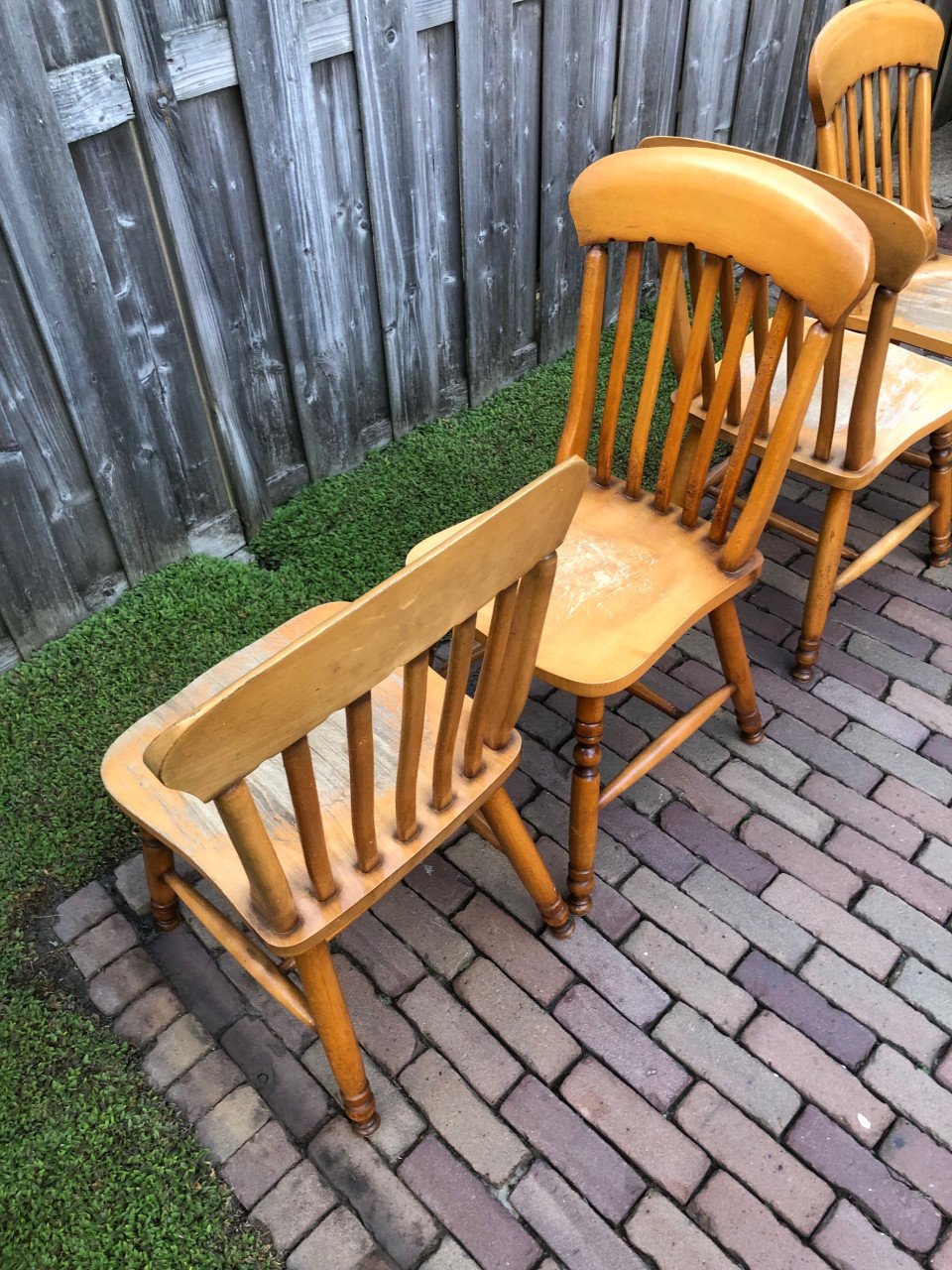 4 eettafel stoelen.