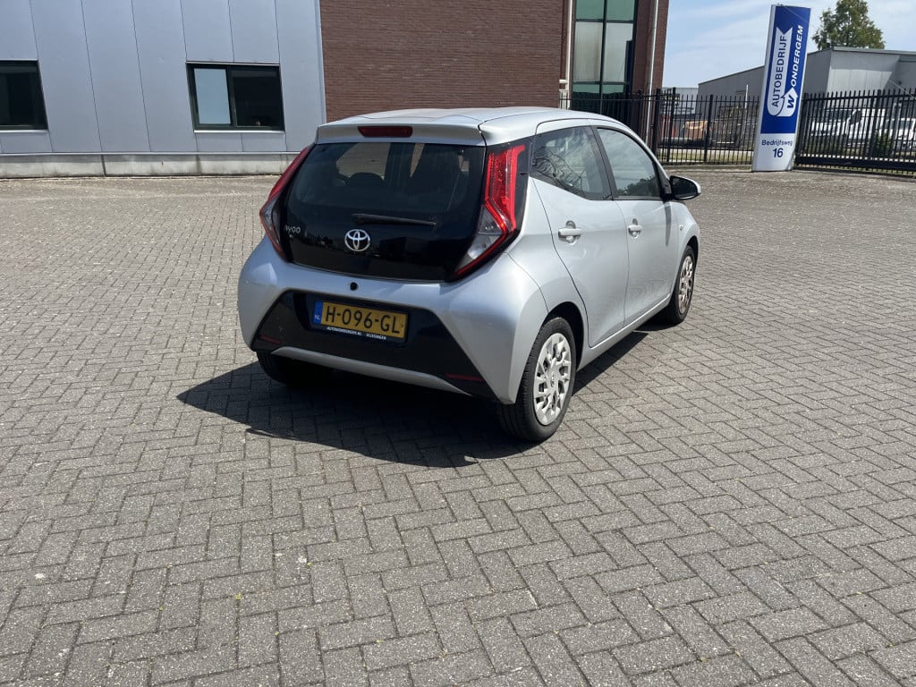 Toyota Aygo 1.0 vvt-i x-play
