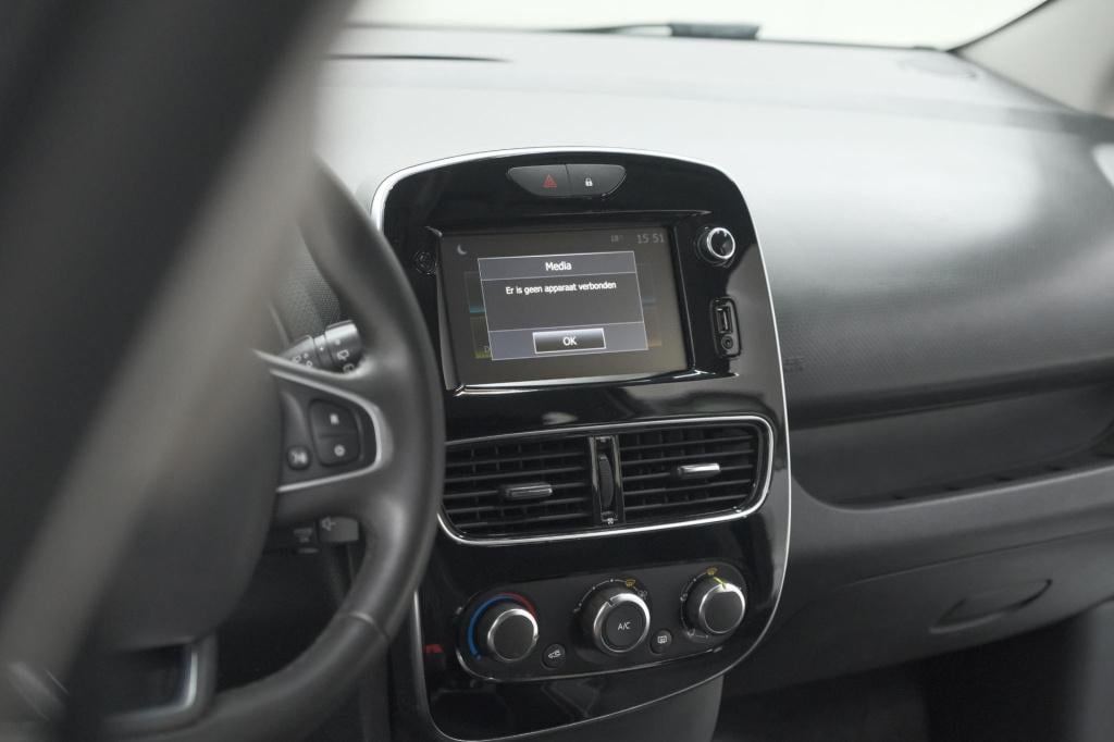 Renault Clio estate tce 90 limited | trekhaak | apple carplay | parkeersens