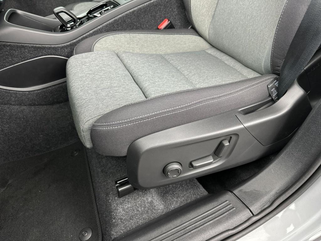 Volvo XC40 b4 gt plus dark visual park assist