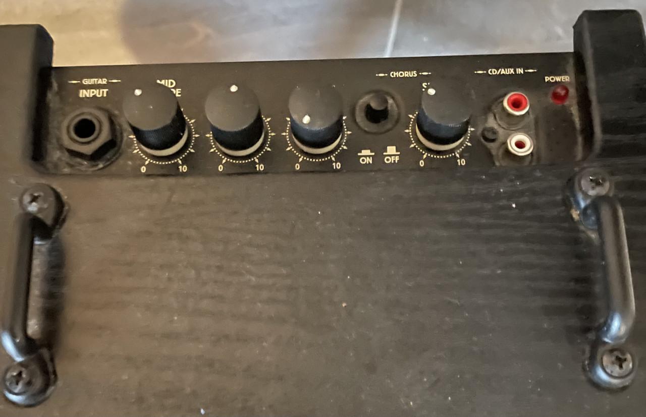 Ibanez Troubadour 10 versterkertje