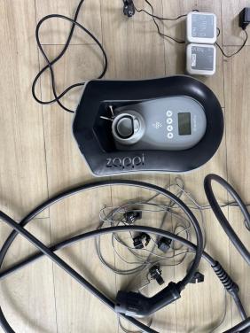 Zappi 3 fase laadpaal met harvi en hub , 11-22 kw laden of op zonnestroom