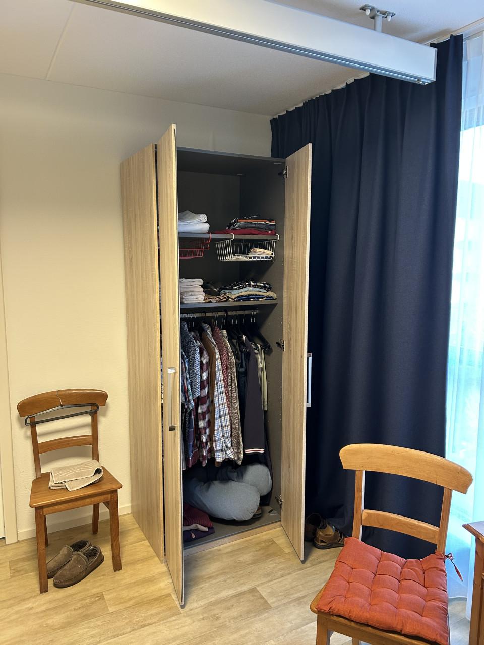 Kleding hang-leg kast