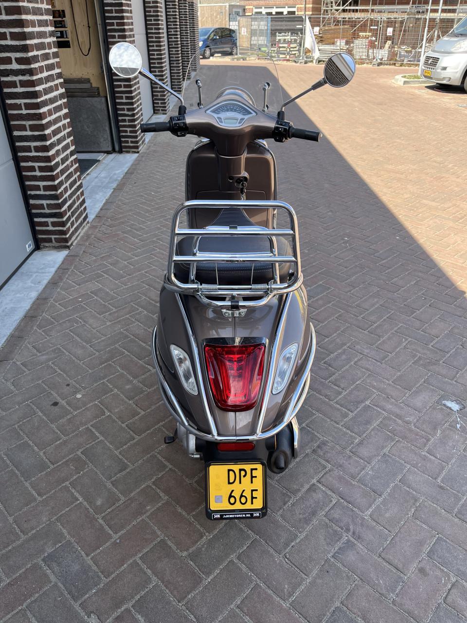 Vespa Piaggio Primavera touring