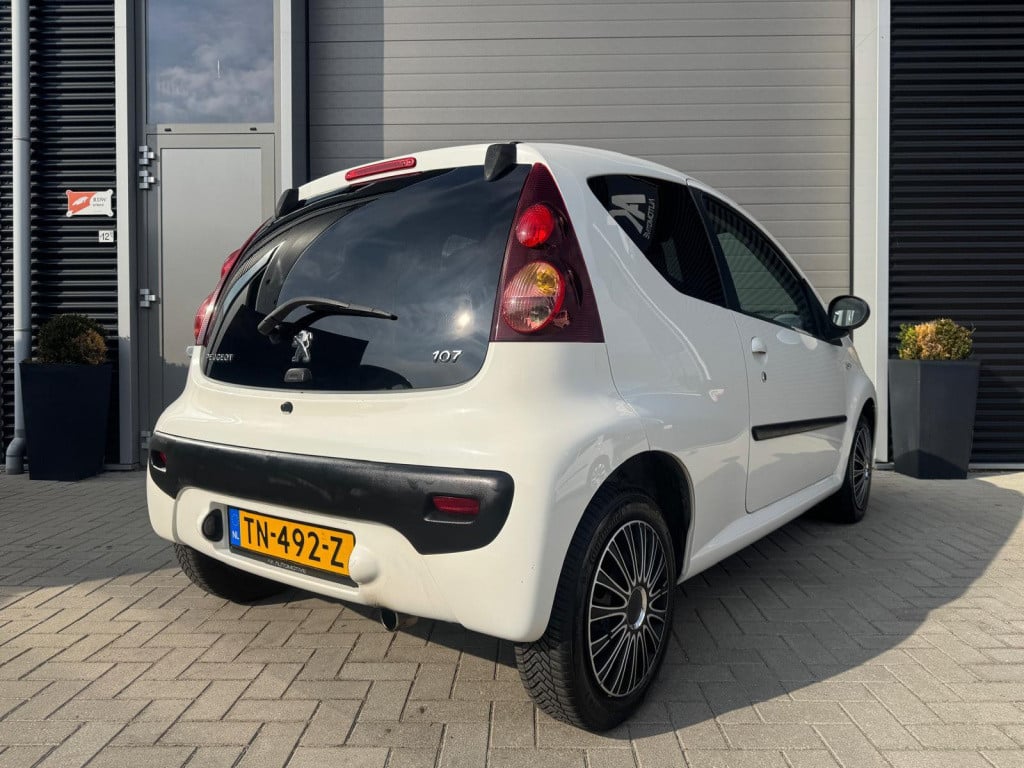 Peugeot 107 1.0 première/apk/airco/facelift/150.000/carplay/