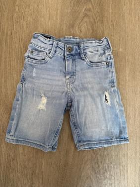 Korte broek maat 110-116. JM (Shoeby)