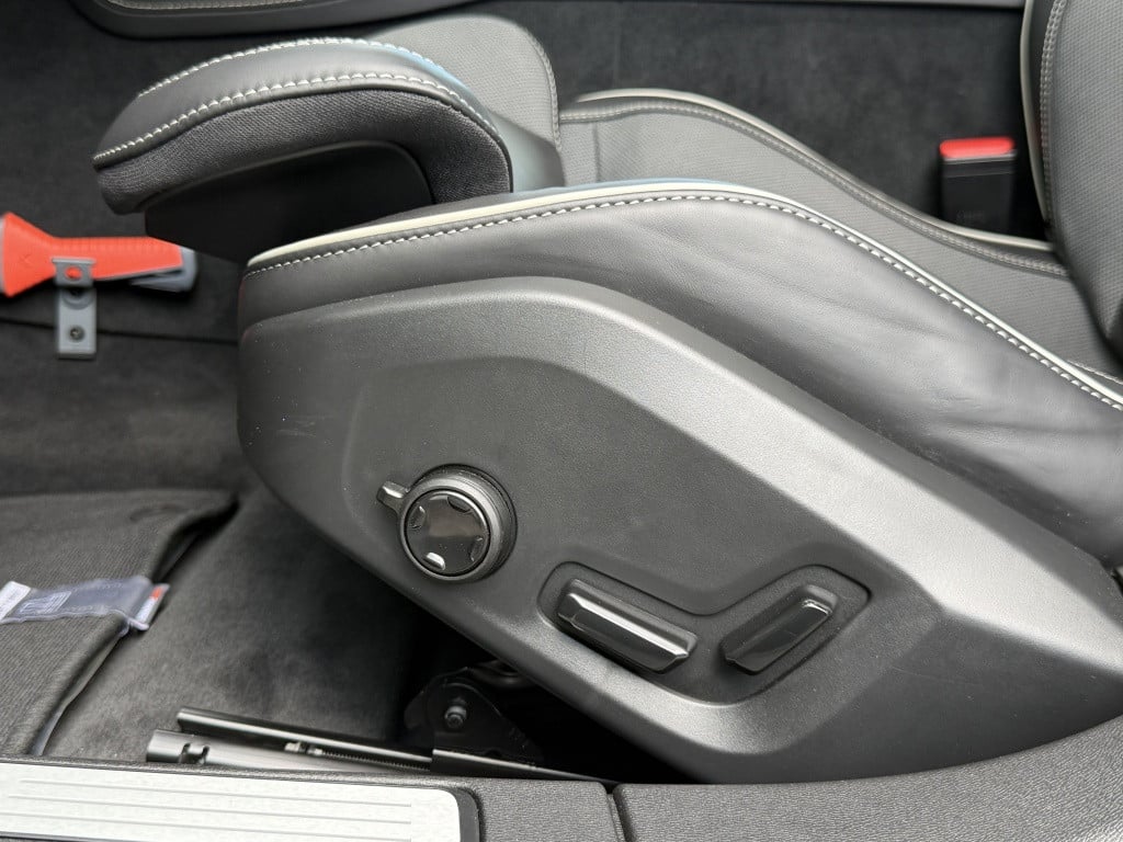Volvo V60 t6 398pk recharge plus dark| adap.cruise| 360camera| trekaak
