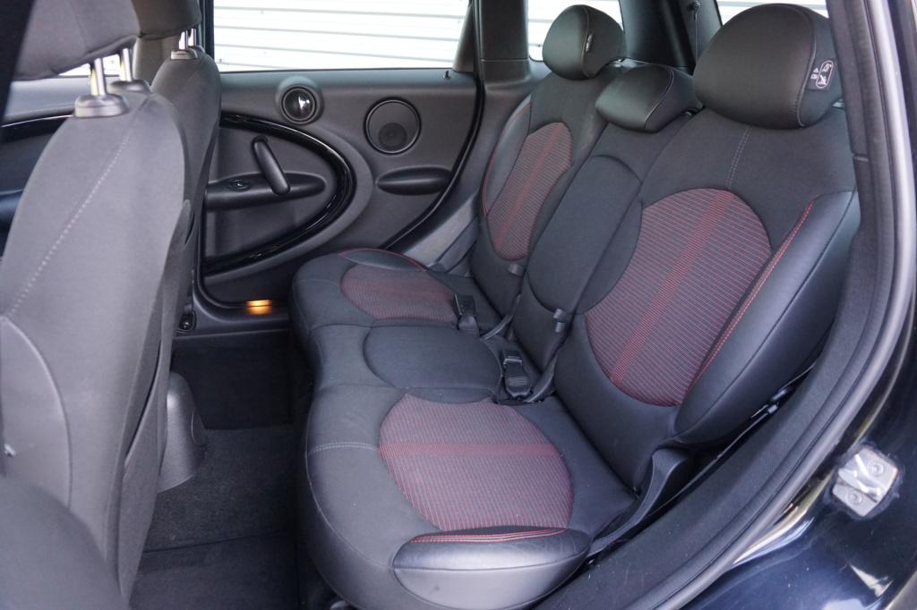 Mini Countryman mini 1.6 one business line airco / navi / cruise / parkeers