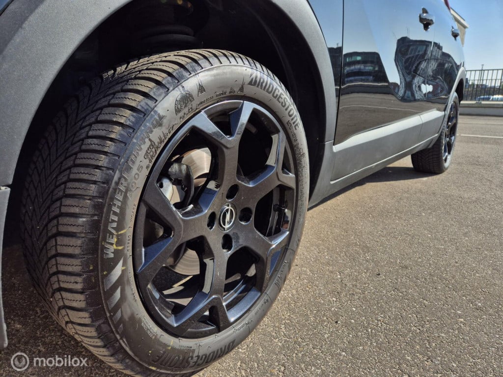 Opel Crossland X 1.2 turbo gs-line / btw auto / fabrieksgarantie