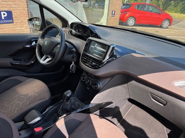 Peugeot 2008 1.2 vti 82pk active pack premium