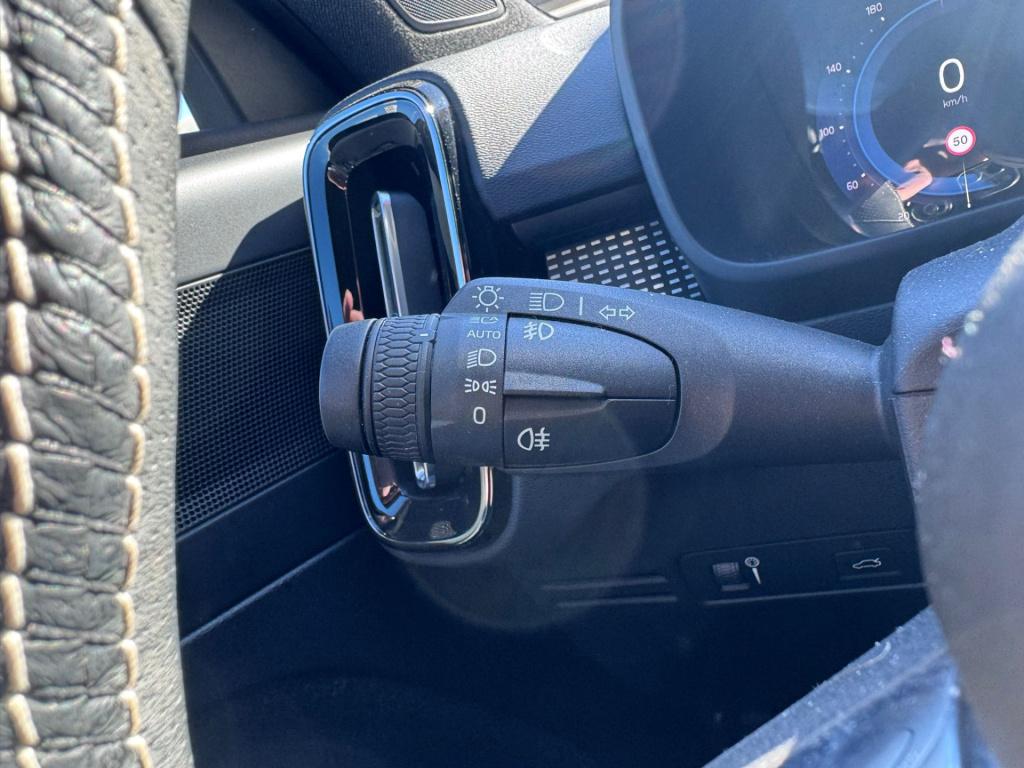 Volvo XC40 recharge p8 awd r-design