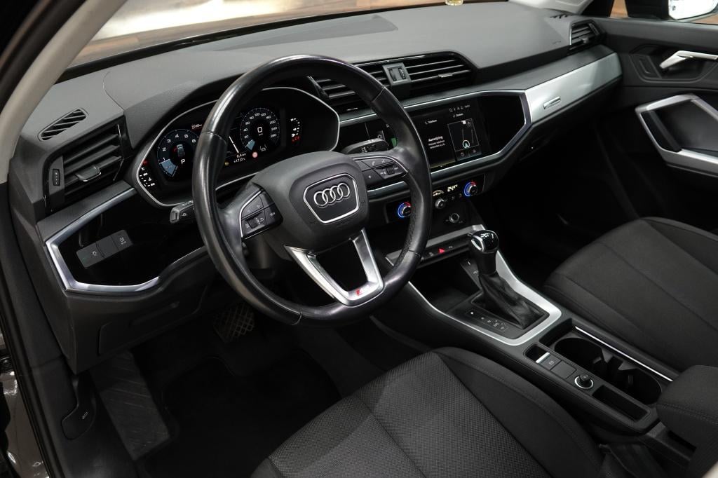 Audi Q3 35 tfsi | acc | carplay | pdc |