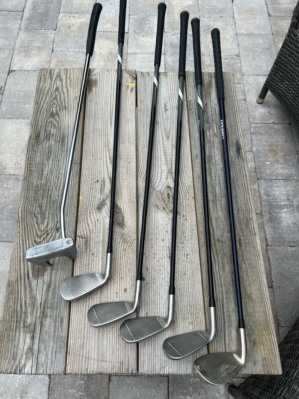 Inesis golf tas met bijbehorende clubs