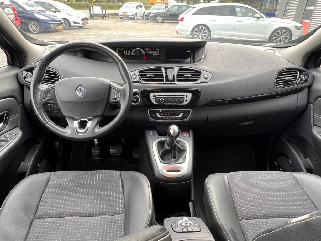 Renault Grand Scenic 1.2 tce bose 7pers. navi, camera, trekhaak enz..