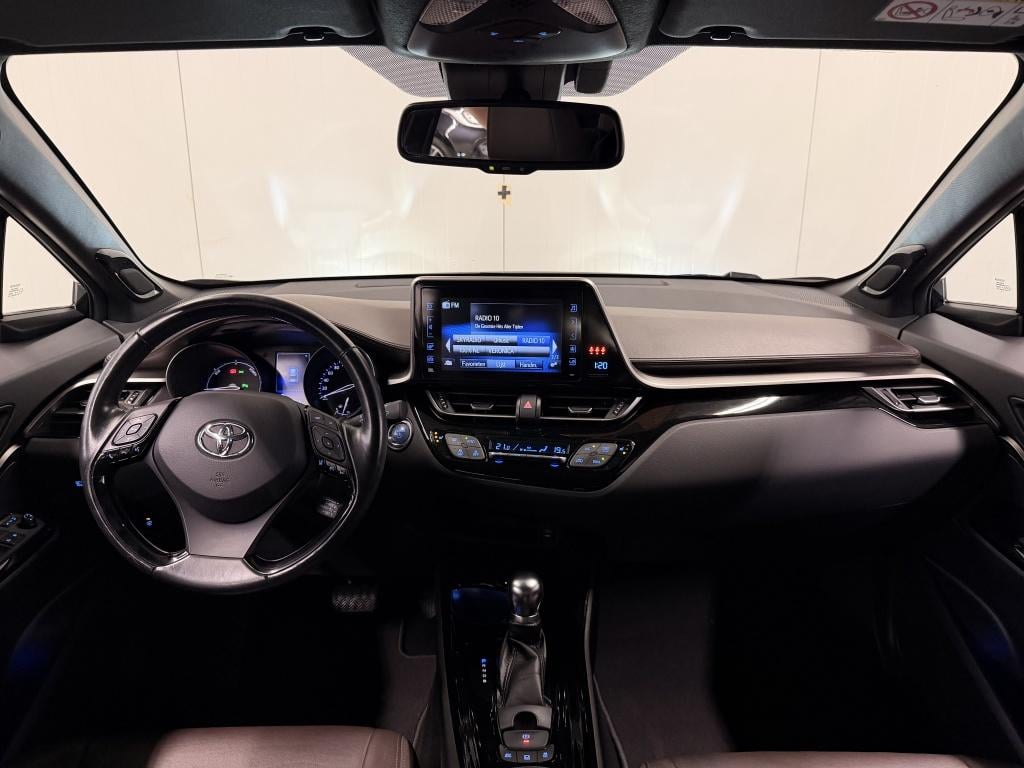 Toyota C-hr 1.8 hybrid executive