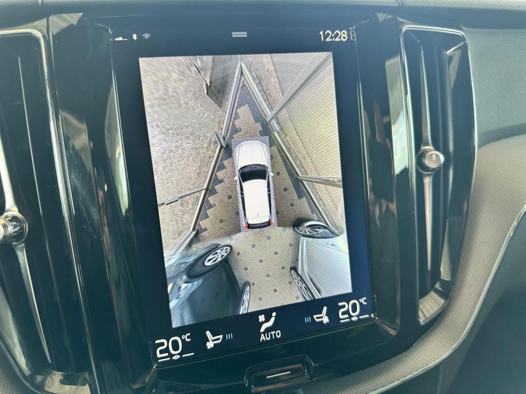 Volvo XC60 2.0 d5 awd r-design luchtvering | standkachel