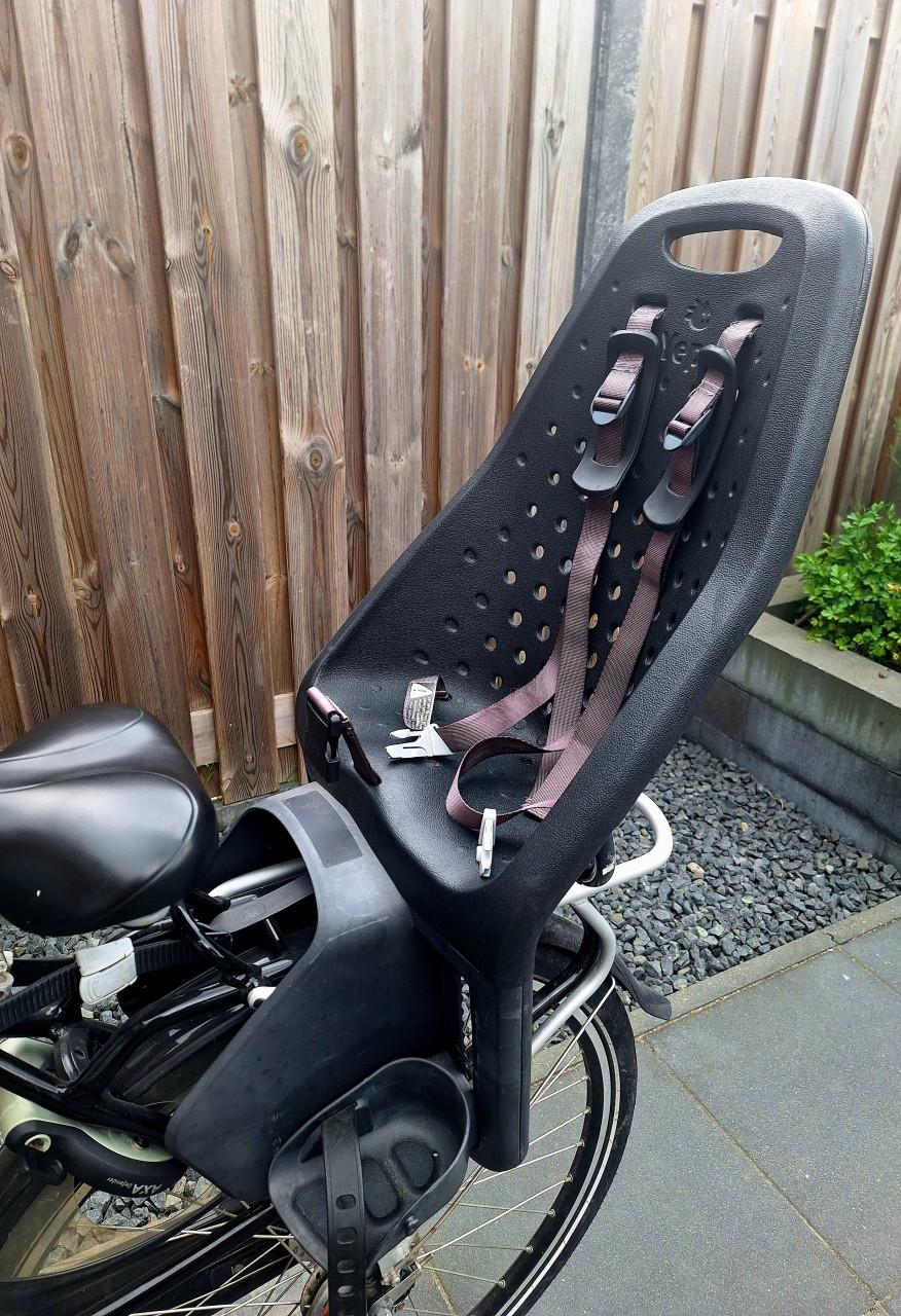 Yepp achterzitje zwart t/m 22kg