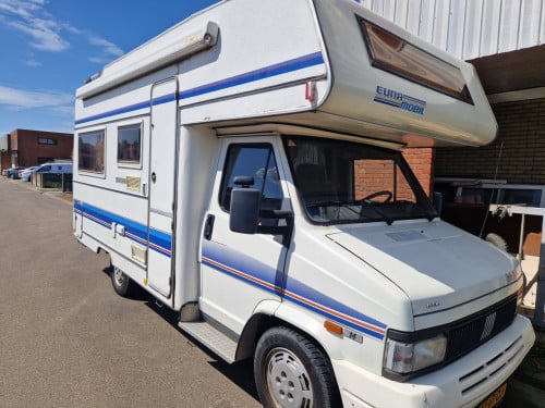 Keurig nette Fiat 290 camper
