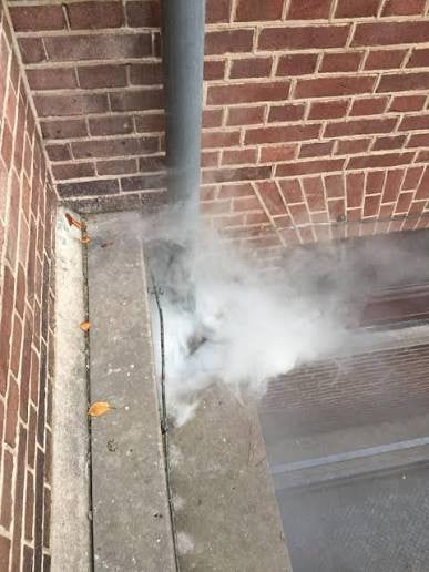 💨 Last van rioollucht in huis? Nieuwriool.com spoort het op!