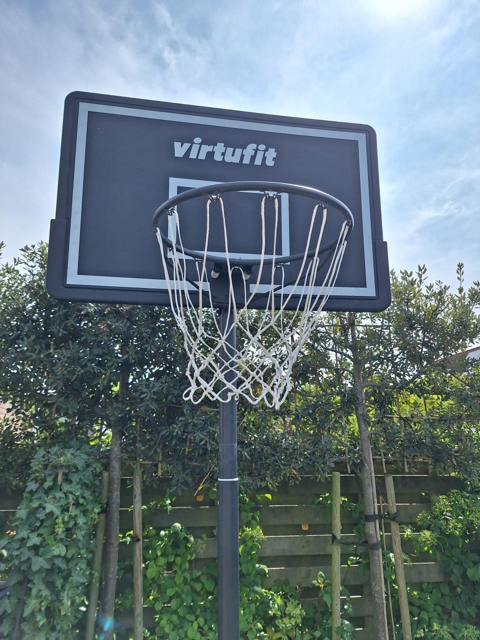 Basketbalpaal 1 jaar oud