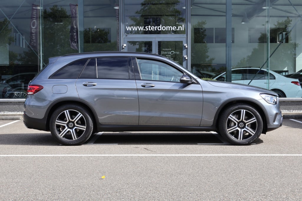 Mercedes-Benz Glc 300e 4matic business solution luxury l mbux l panoramadak