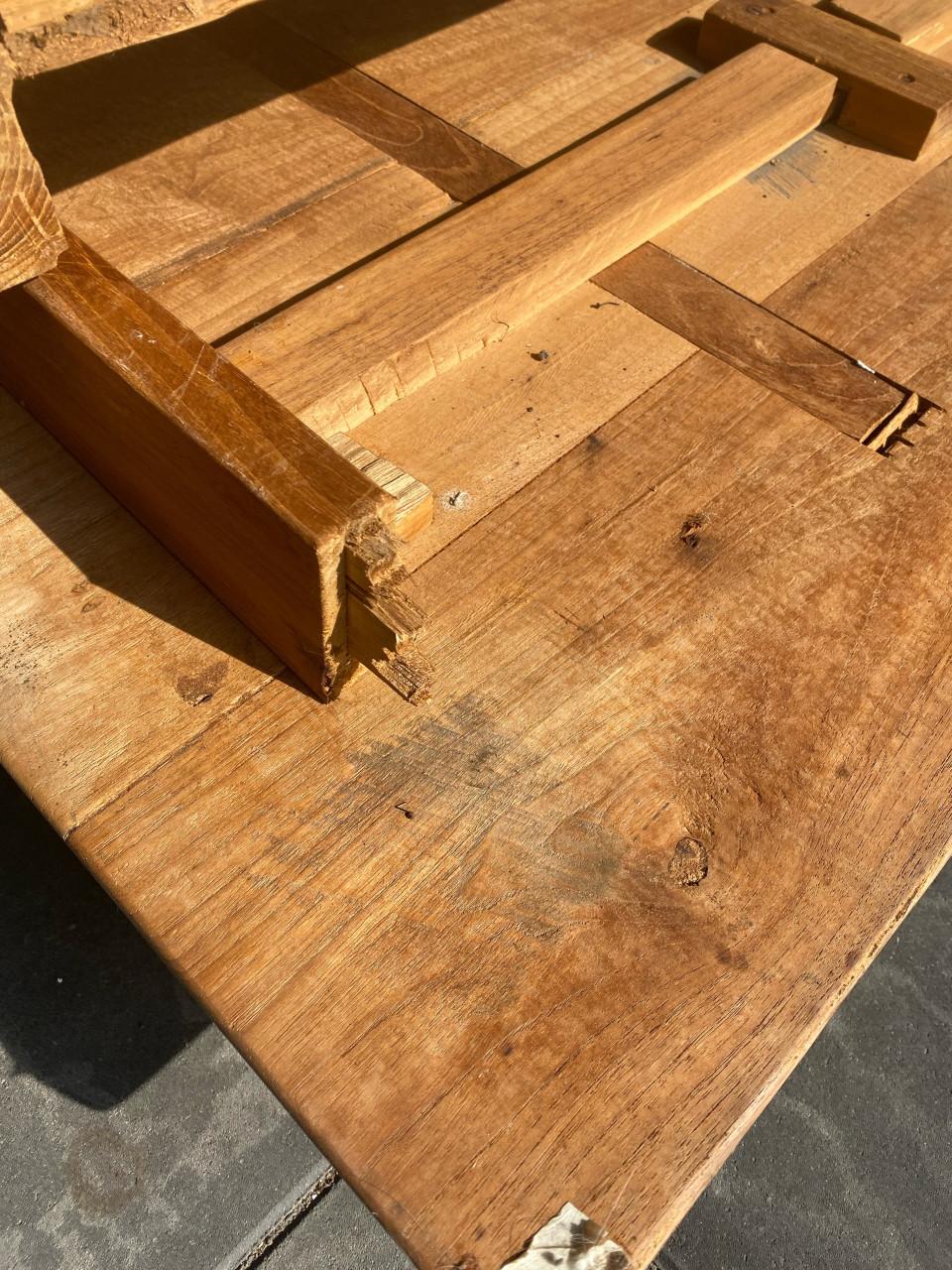 Massieve teak tafel 160x160 – klusproject  gratis af te halen