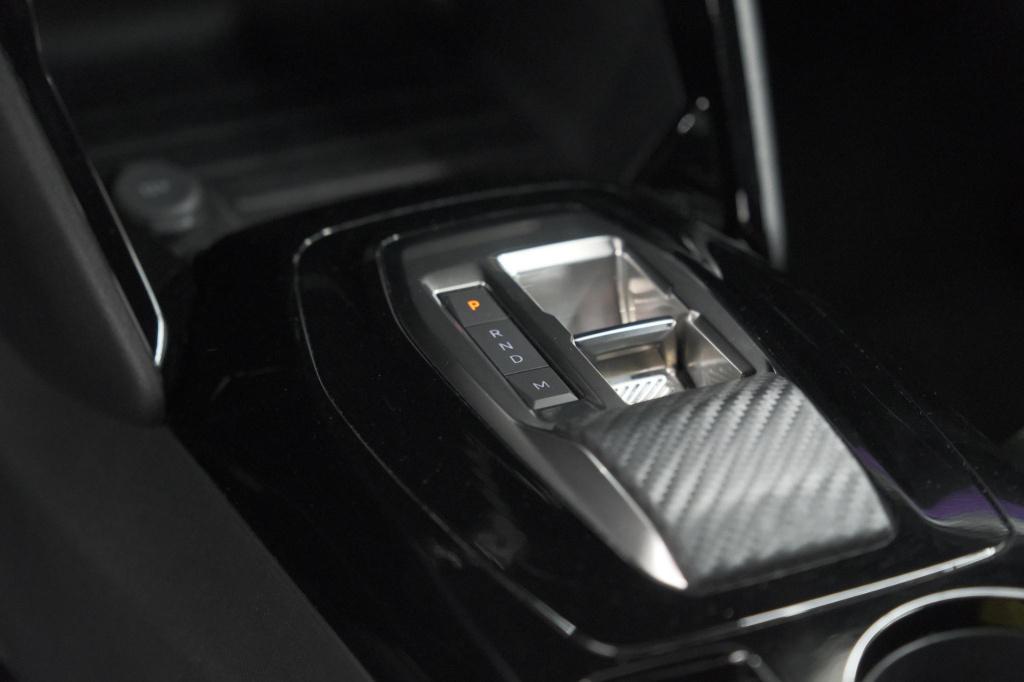 Peugeot 2008 1.2 hybrid 145 gt | camera | apple carplay | parkeersensoren