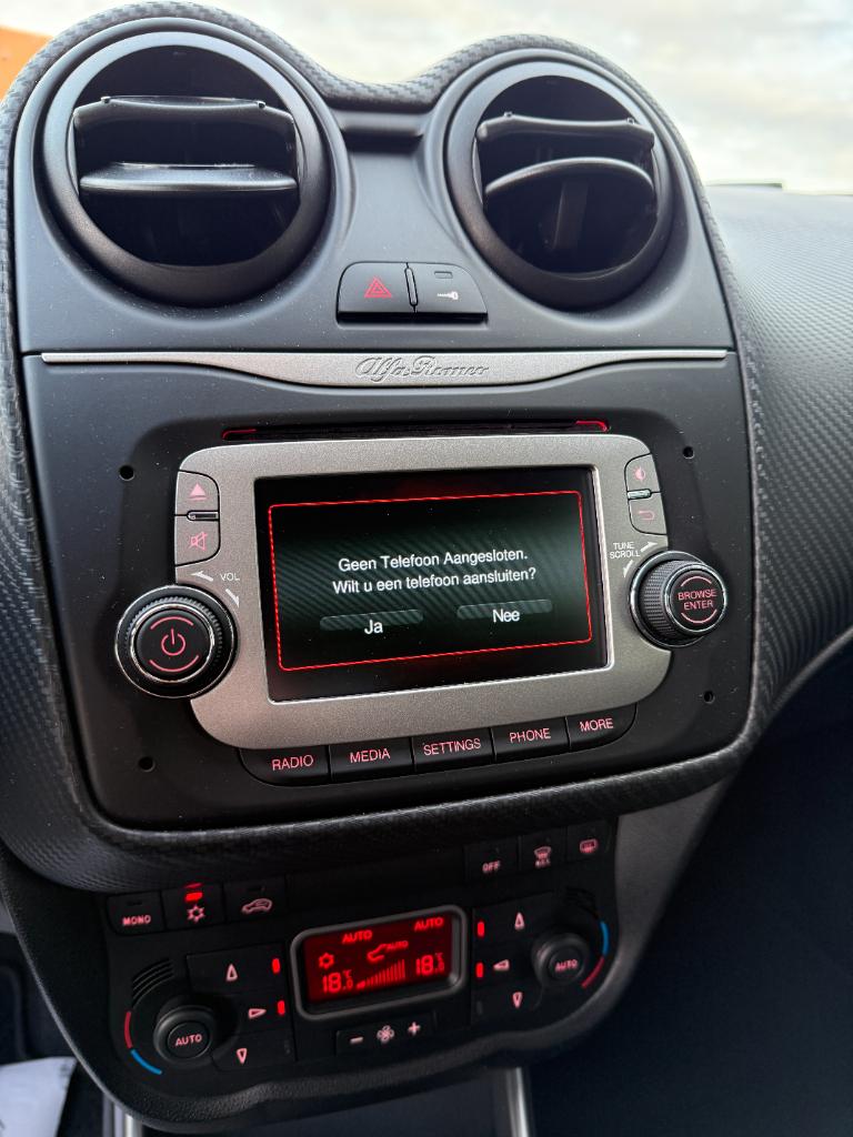 Alfa Romeo MiTo 1.4t - sbk - lage kmstand