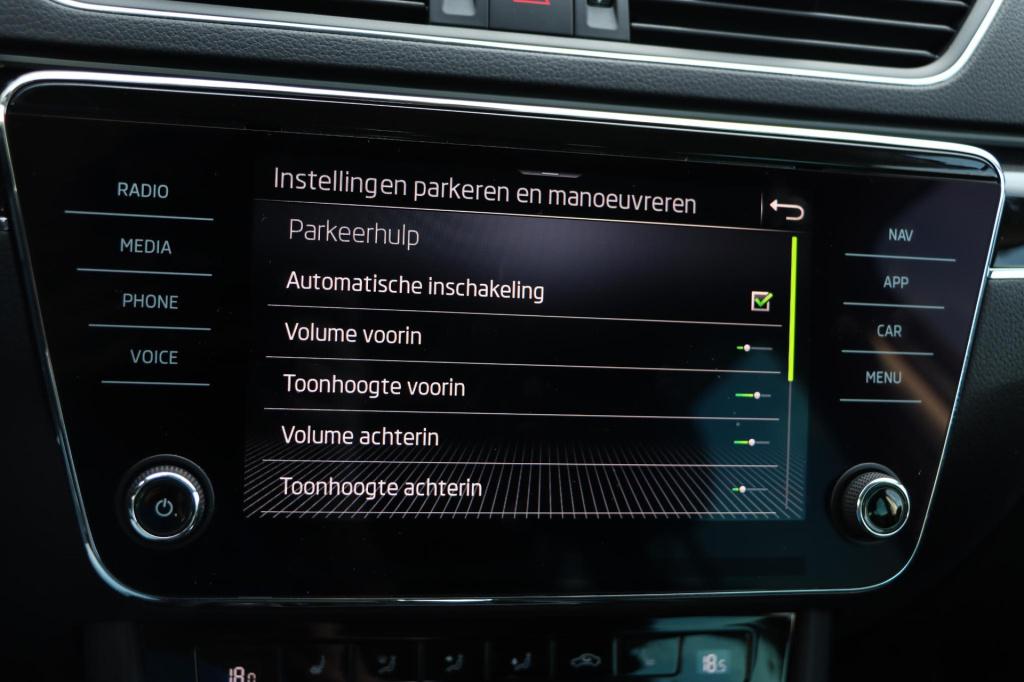 Skoda Superb combi 1.4 tsi iv laurin & klement 218pk dsg6 | soh 96,9% |