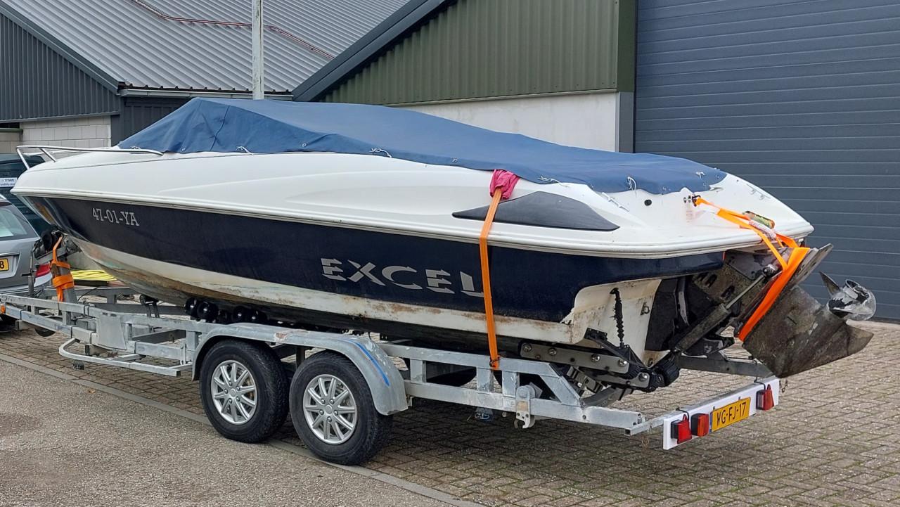 Wellcraft Excel 21 SL – Met  een kwalitatief goede dubbelassige trailer!