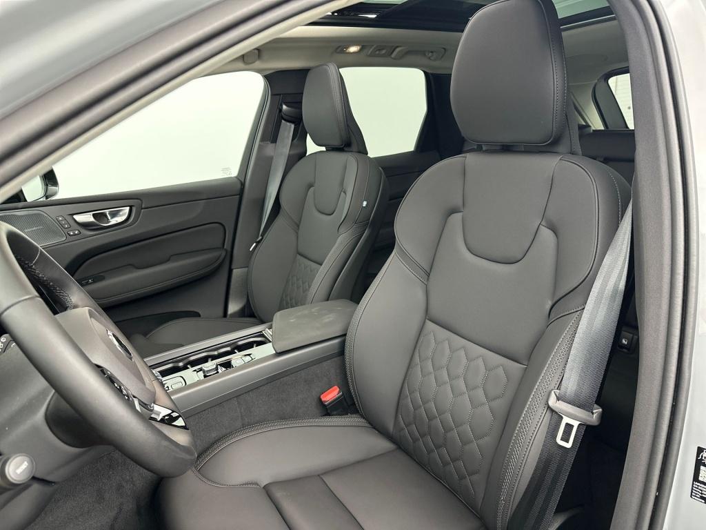 Volvo XC60 t6 398pk recharge ultra dark| full options!!!!!