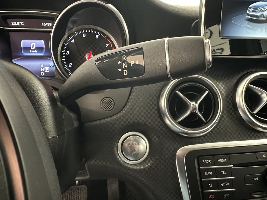 Mercedes-Benz A-Klasse 200 ambition | 163pk | stoelverwarming | climate con