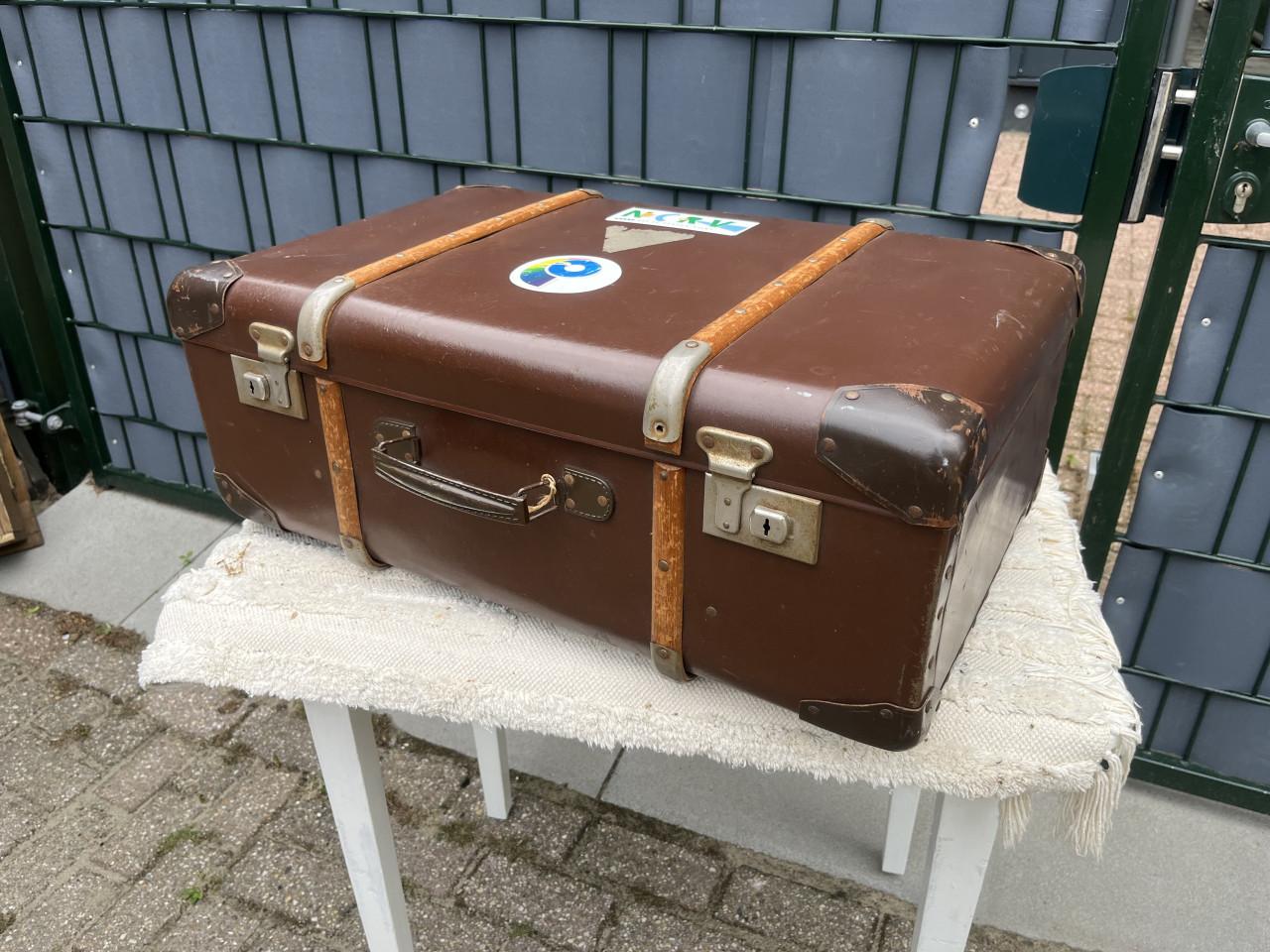 Hutkoffer met houten banden