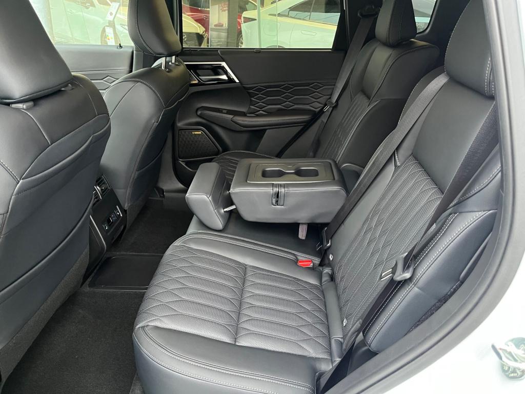 Mitsubishi Outlander 2.4 phev instyle
