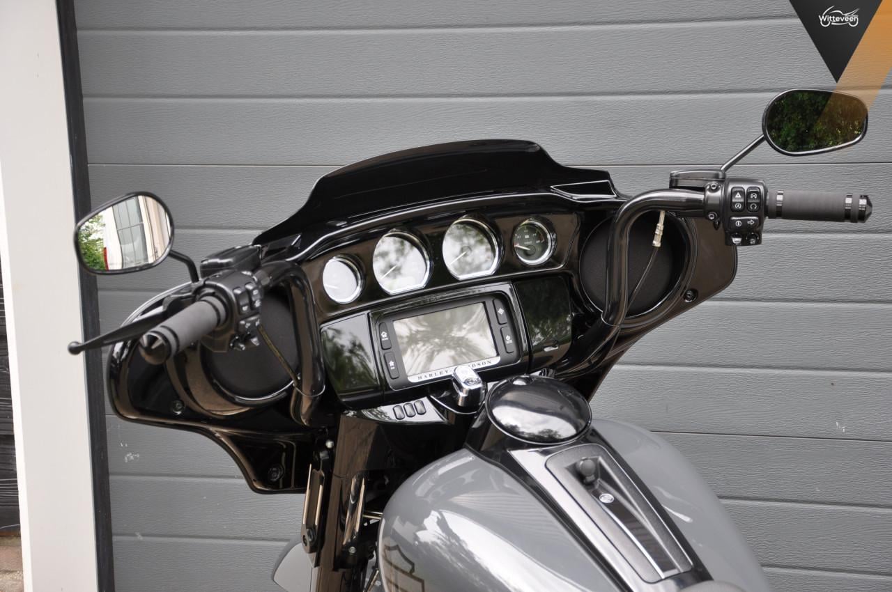 Harley-Davidson Street Glide 103