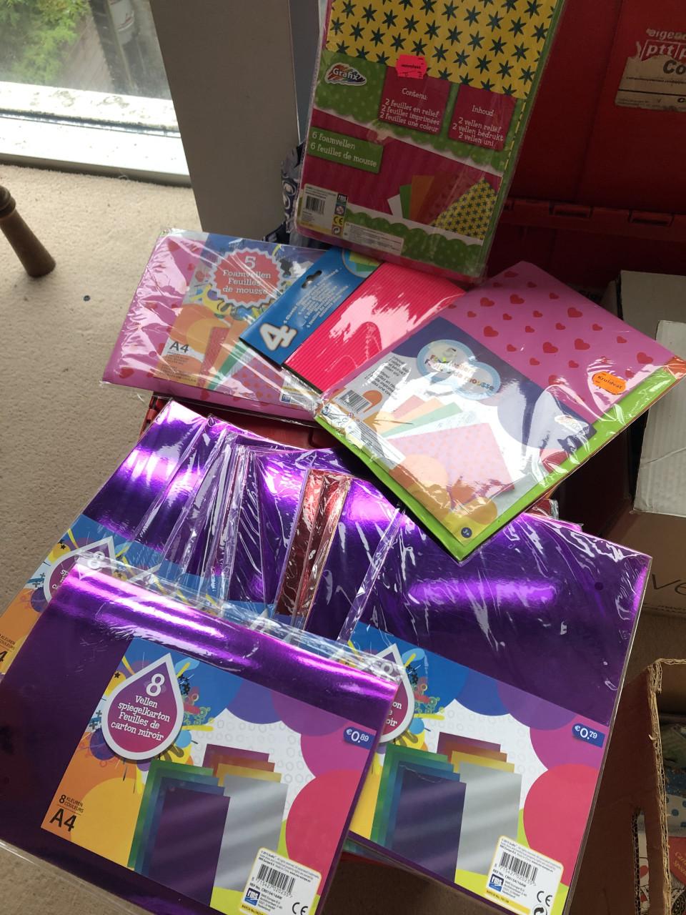 16 pakketten knutselpapier NIEUW