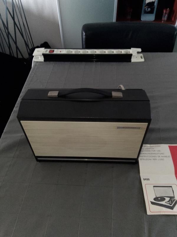 Aristona platenspeler-33/45/75 toeren