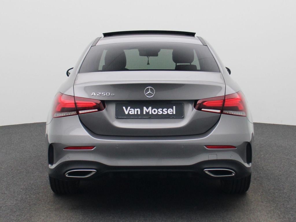 Mercedes-Benz A-Klasse limousine a 250 e amg line | automaat | panoramadak 