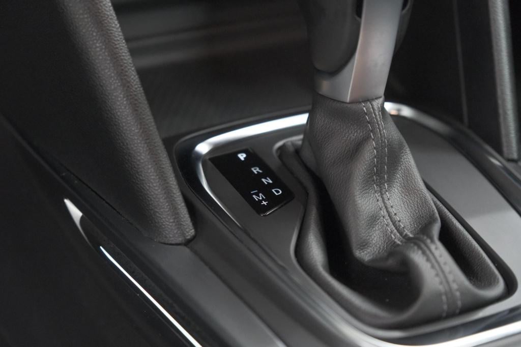 Renault Megane tce 140 edc techno | dodehoekdetectie | camera | 9.3 inch gr
